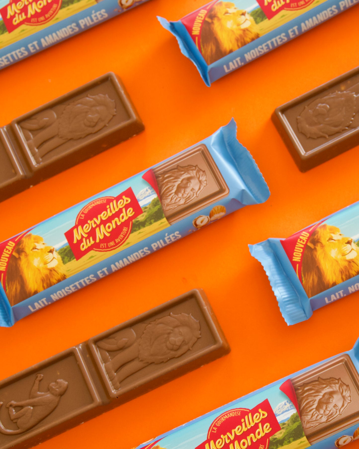 Une barre chocolatée délicieusement gourmande grâce à son chocolat au lait onctueux et ses 14% d'inclusions de noisettes et d'amandes. Sans huile de palme