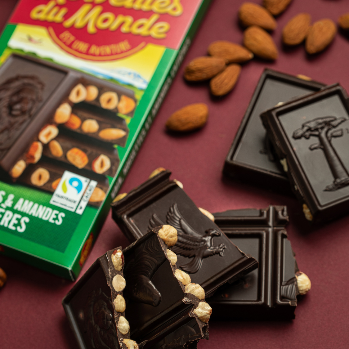 Une nouvelle recette gourmande et un nouveau format généreux de 170g qui sauront vous faire fondre. Une tablette de chocolat noir généreuse aux noisettes et amandes entières. 