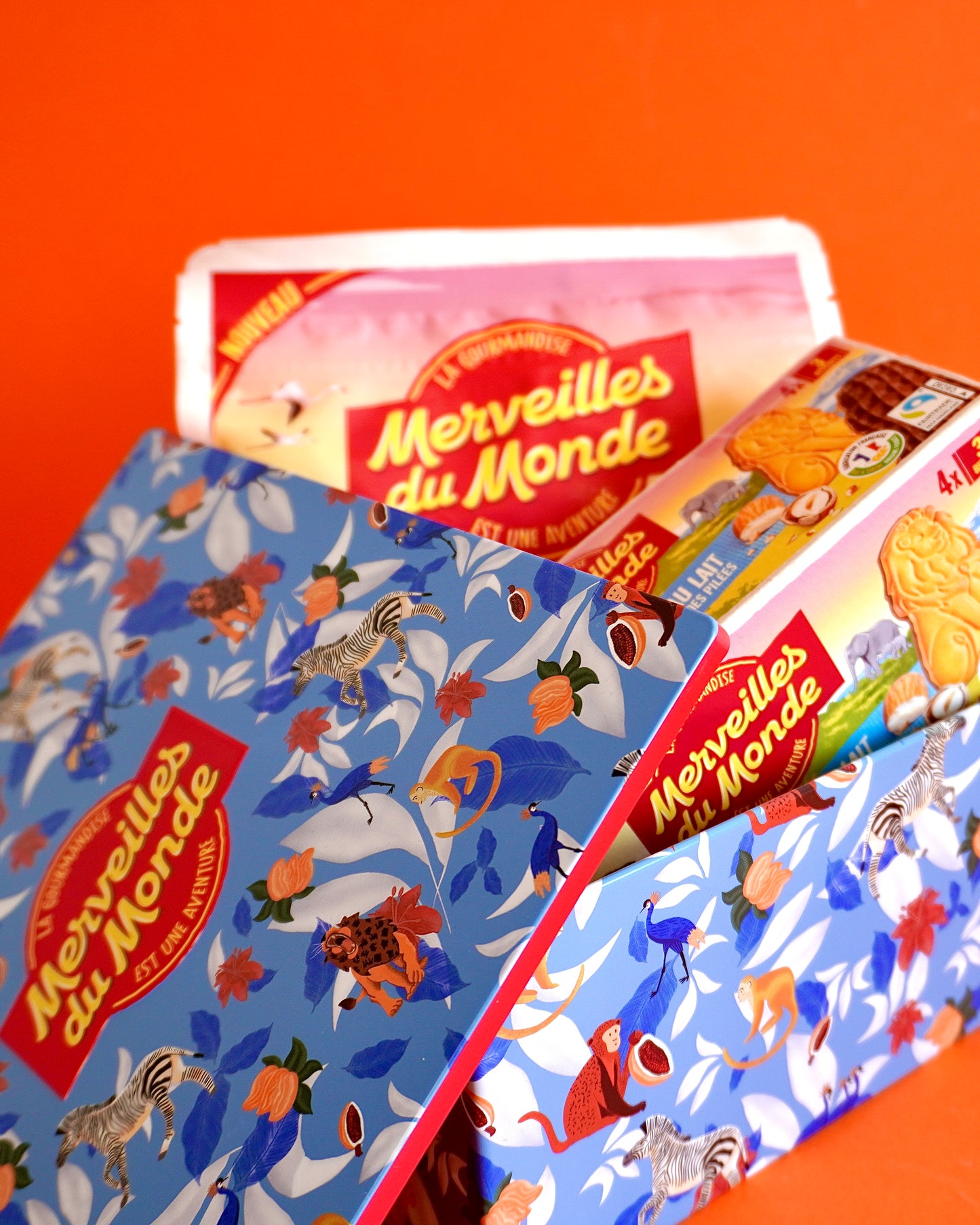 Biscuits nappés et tartelettes à la pâte à tartiner Merveilles du monde. 