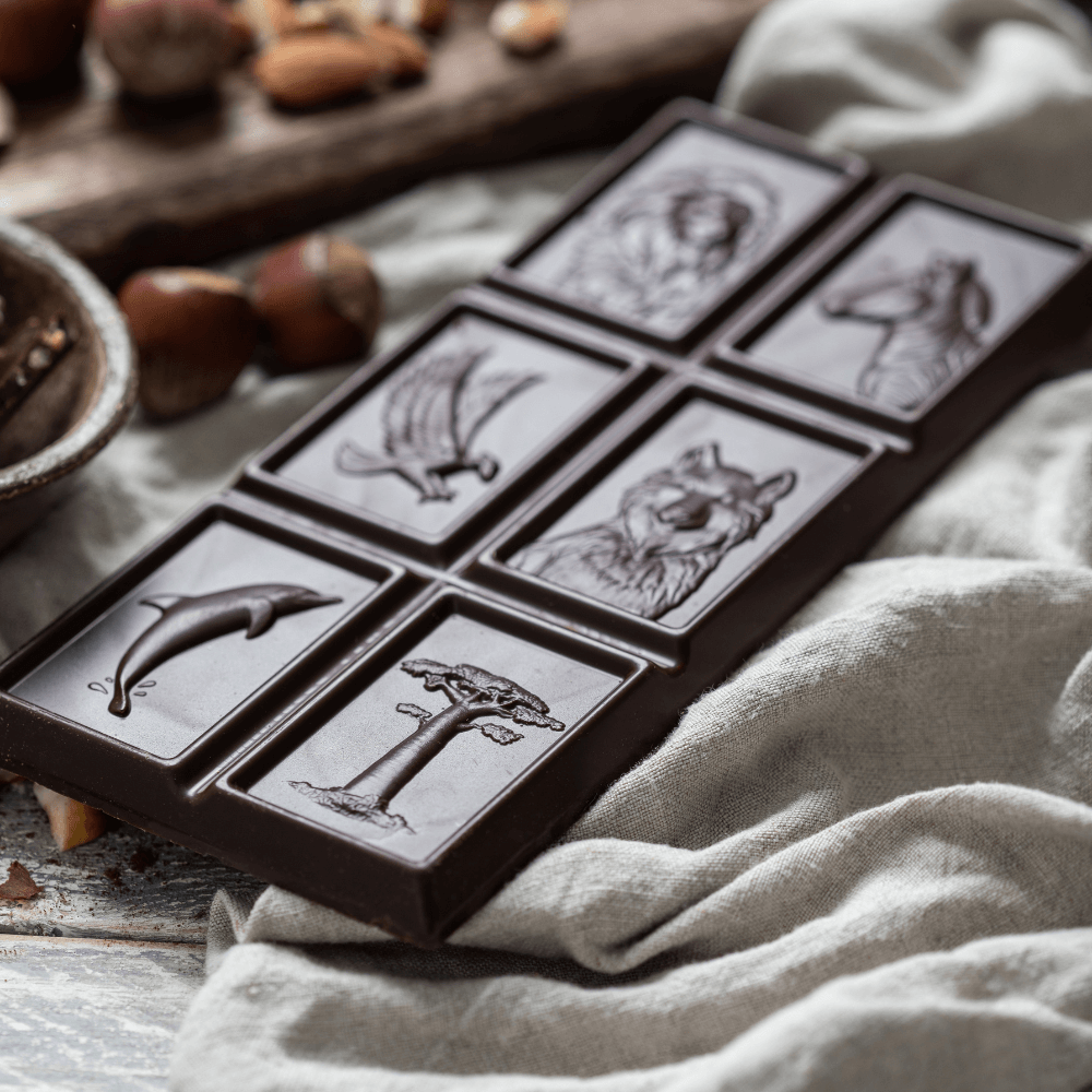 Tablette chocolat Noir, noisettes et amandes pilées